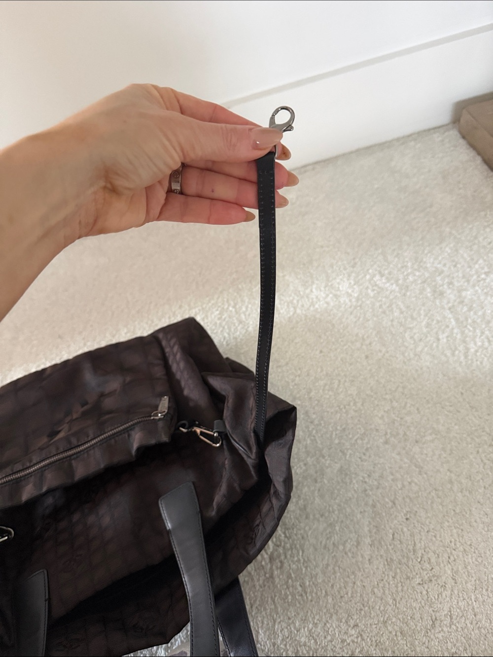 CHANEL Brown and Black travel Tote Bag with detachable mini pouch authentic - Picture 7 of 9